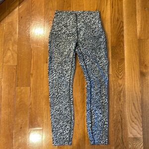 Women's lululemon instill high rise tight size 4.  No tags!